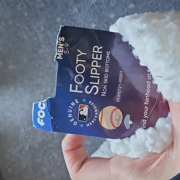 Dodger Footy Slippers - Picture 3 of 3